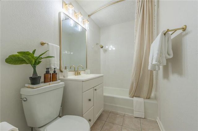 4921 N Garfield Avenue, Kansas City, MO 64116