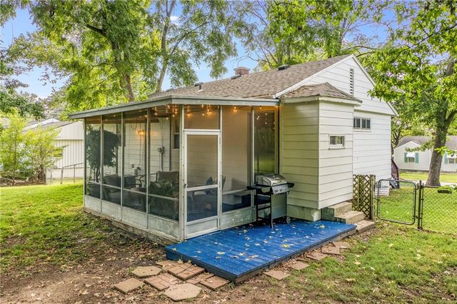 4921 N Garfield Avenue, Kansas City, MO 64116