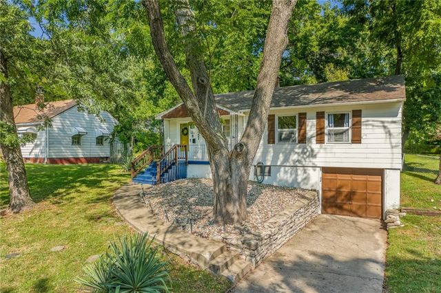 4921 N Garfield Avenue, Kansas City, MO 64116