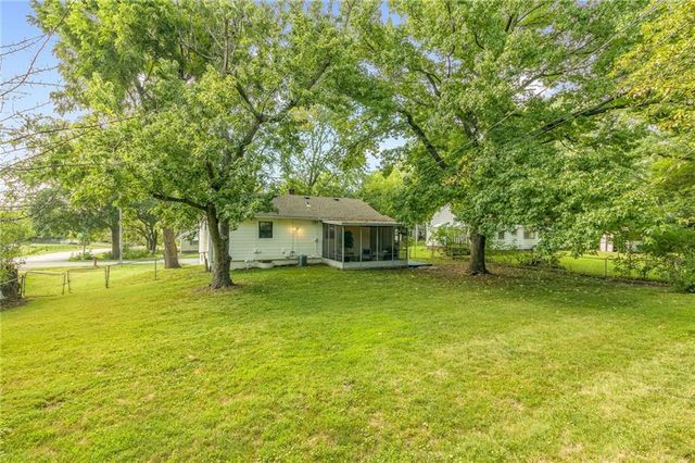 4921 N Garfield Avenue, Kansas City, MO 64116