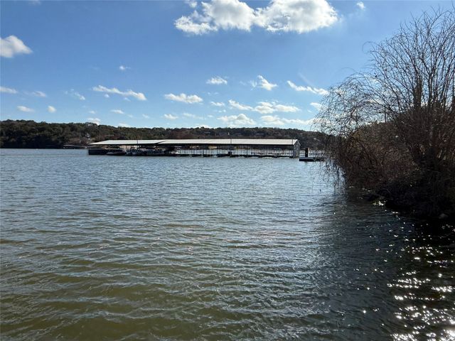 922 Pawnee Trail, Granbury, TX 76048