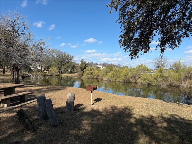 922 Pawnee Trail, Granbury, TX 76048