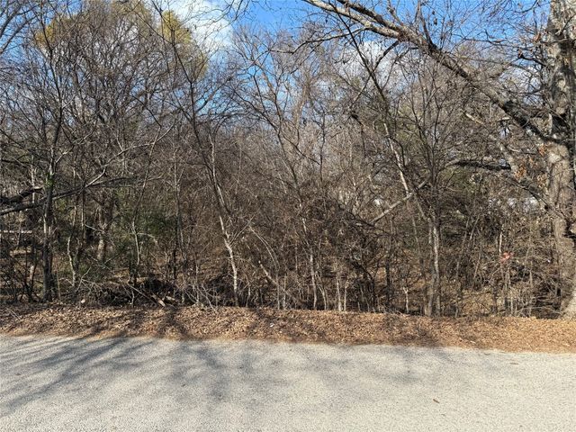 922 Pawnee Trail, Granbury, TX 76048