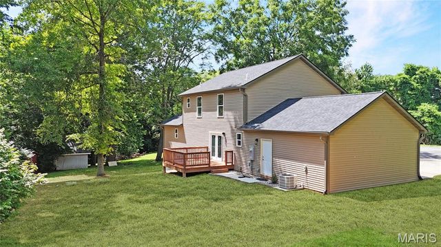609 Johnny Drive, Maryville, IL 62062