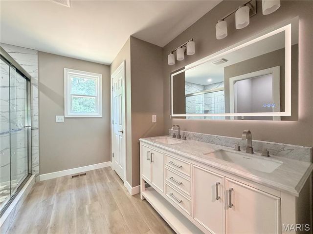 609 Johnny Drive, Maryville, IL 62062