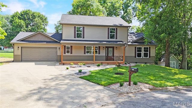 609 Johnny Drive, Maryville, IL 62062