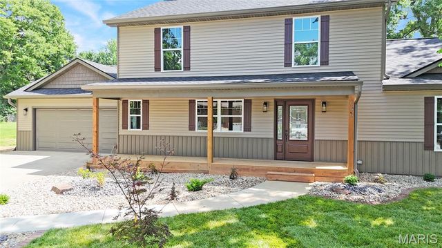 609 Johnny Drive, Maryville, IL 62062