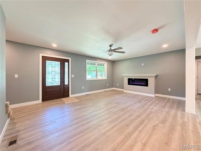 609 Johnny Drive, Maryville, IL 62062