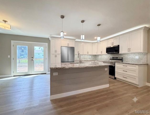 609 Johnny Drive, Maryville, IL 62062