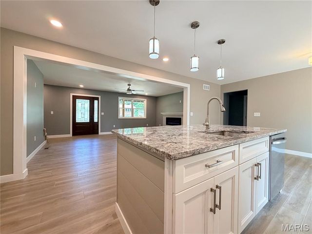 609 Johnny Drive, Maryville, IL 62062