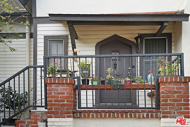 5076 Lemon Grove Avenue, Los Angeles, CA 90029