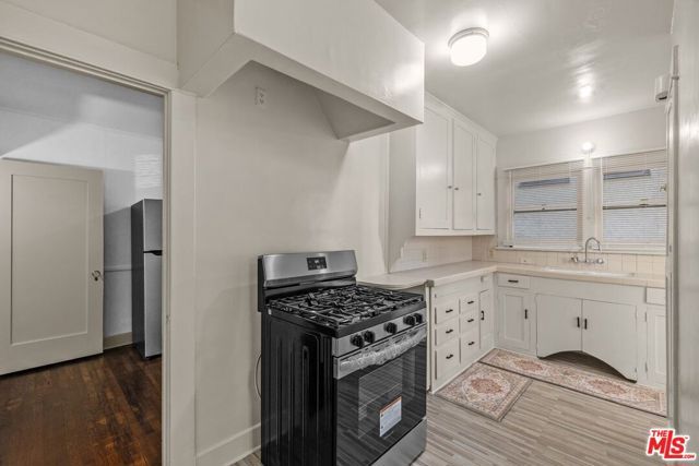 5076 Lemon Grove Avenue, Los Angeles, CA 90029