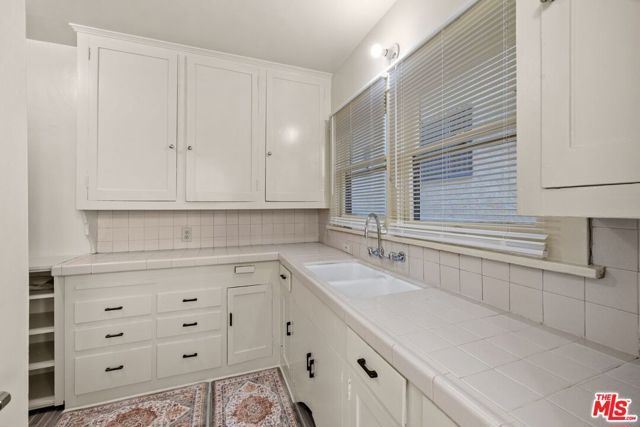 5076 Lemon Grove Avenue, Los Angeles, CA 90029