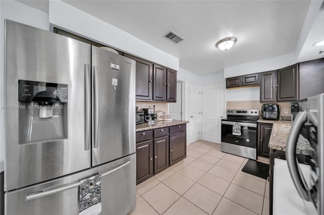 246 SE 44th Street, Cape Coral, FL 33904
