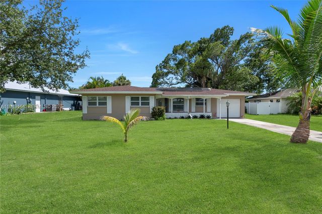 246 SE 44th Street, Cape Coral, FL 33904