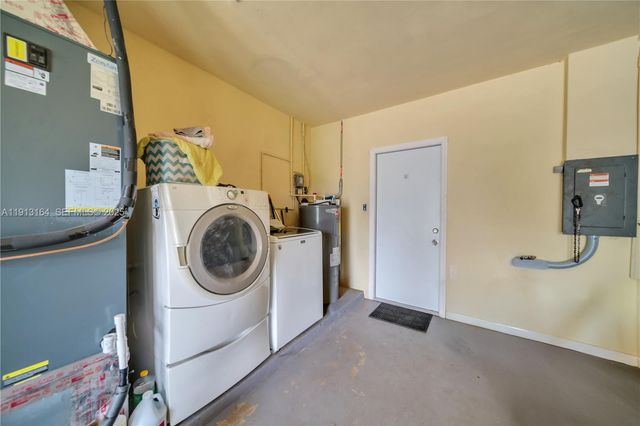 246 SE 44th Street, Cape Coral, FL 33904