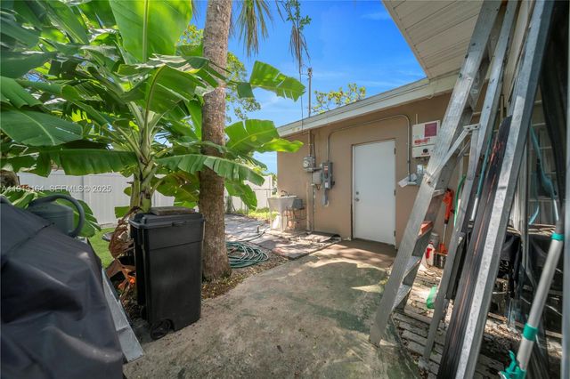 246 SE 44th Street, Cape Coral, FL 33904