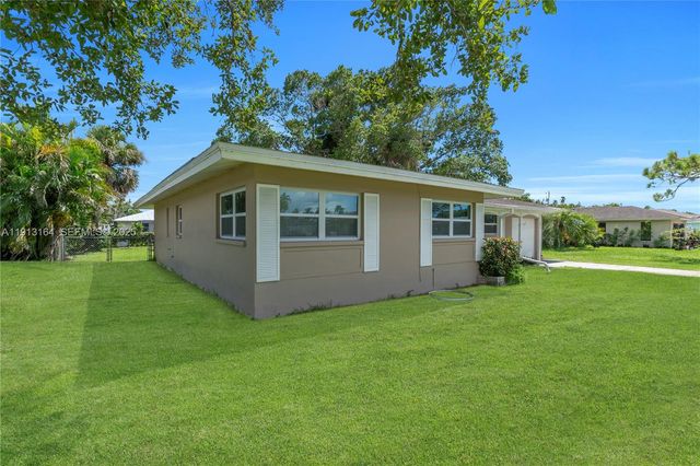 246 SE 44th Street, Cape Coral, FL 33904