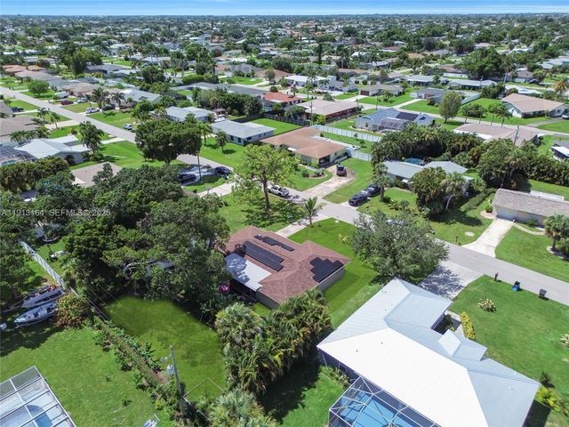 246 SE 44th Street, Cape Coral, FL 33904