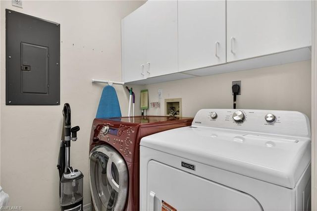 927 Almas CT, Sanibel, FL 33957