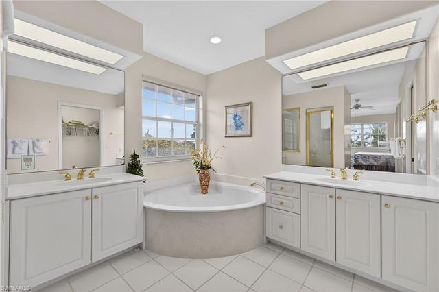 927 Almas CT, Sanibel, FL 33957