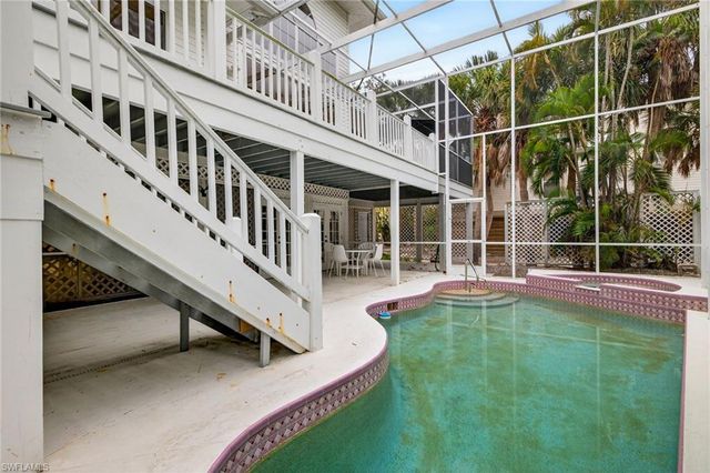 927 Almas CT, Sanibel, FL 33957