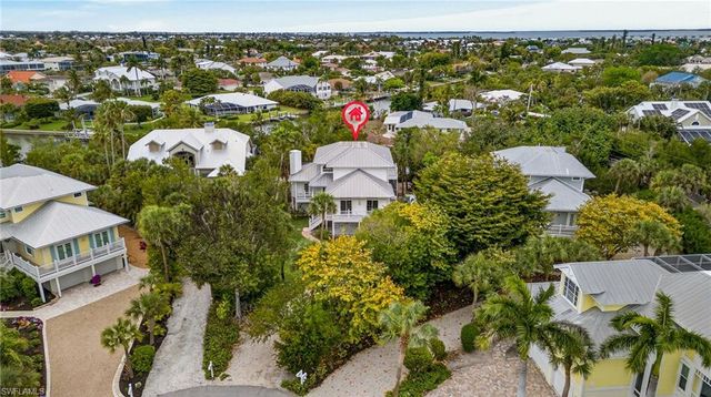 927 Almas CT, Sanibel, FL 33957
