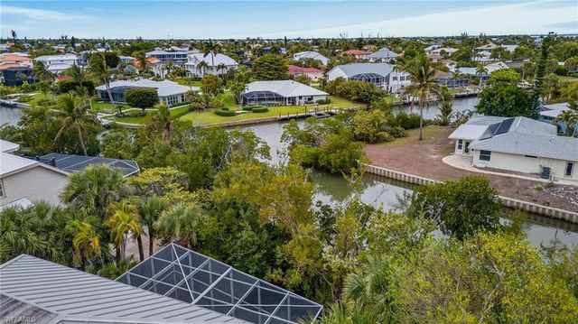 927 Almas CT, Sanibel, FL 33957