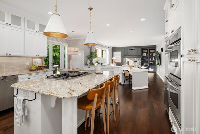 27212 SE 12th Place, Sammamish, WA 98075