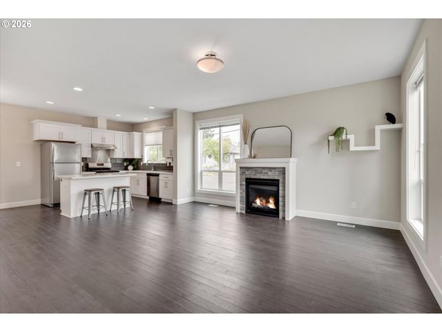 8209 Se 69TH Ave, Portland, OR 97206