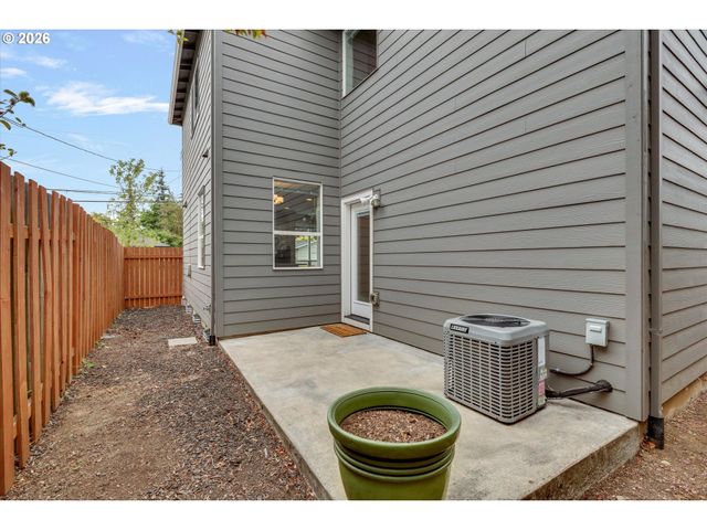 8209 Se 69TH Ave, Portland, OR 97206