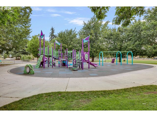 8209 Se 69TH Ave, Portland, OR 97206