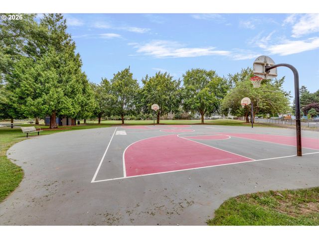 8209 Se 69TH Ave, Portland, OR 97206