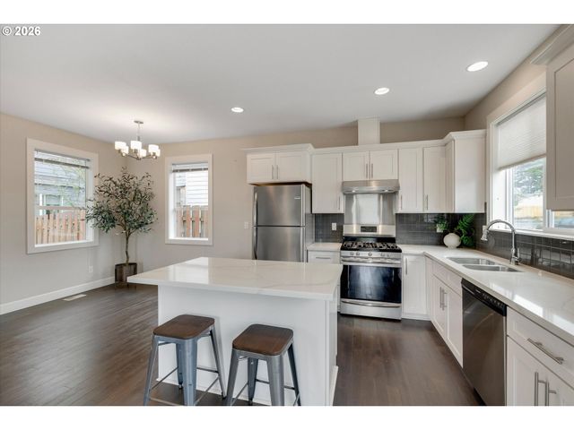 8209 Se 69TH Ave, Portland, OR 97206