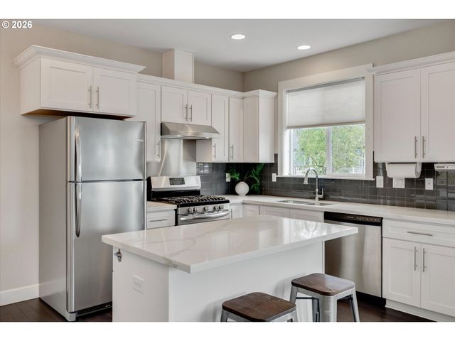8209 Se 69TH Ave, Portland, OR 97206