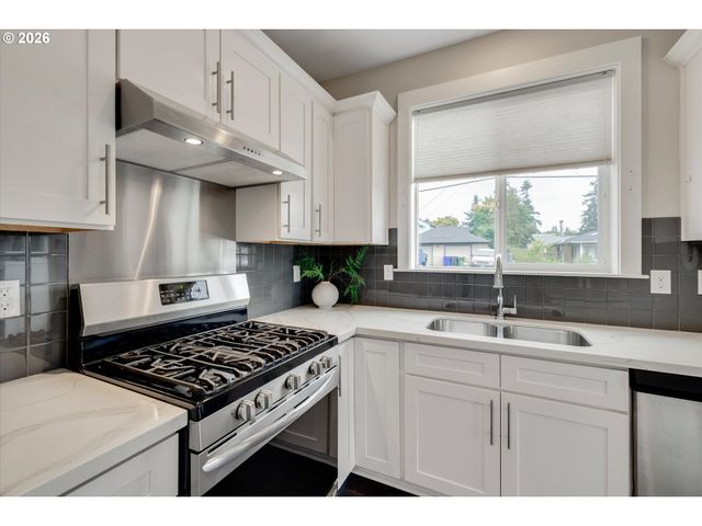 8209 Se 69TH Ave, Portland, OR 97206