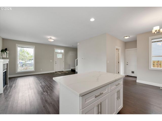 8209 Se 69TH Ave, Portland, OR 97206