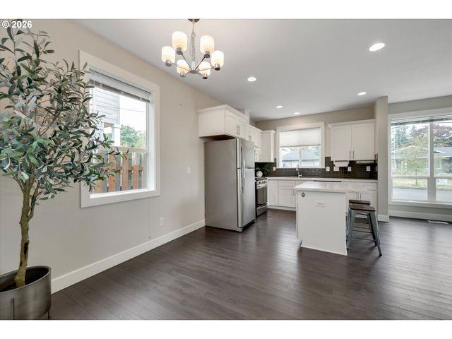 8209 Se 69TH Ave, Portland, OR 97206