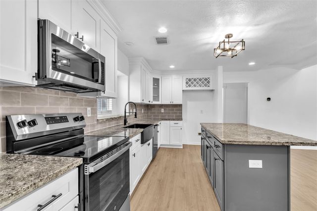 7702 Carolyn Street, Santa Fe, TX 77517