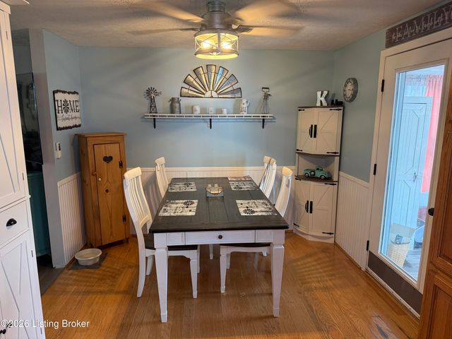175 Prairie Dr, Louisville, KY 40229
