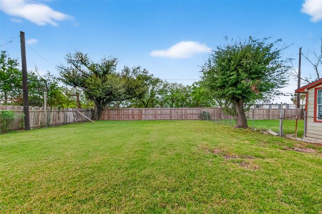 402 Meters Street, Houston, TX 77020
