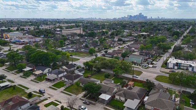 402 Meters Street, Houston, TX 77020