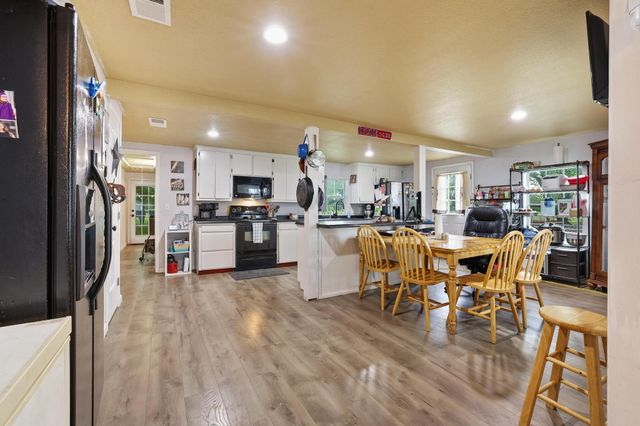 13017 E Fm 273, Telephone, TX 75488