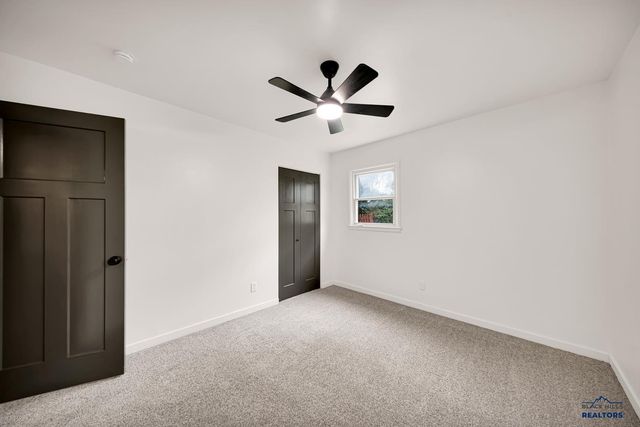 203 E OAKLAND, Rapid City, SD 57701