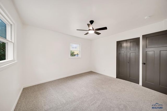 203 E OAKLAND, Rapid City, SD 57701