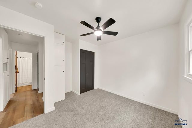 203 E OAKLAND, Rapid City, SD 57701
