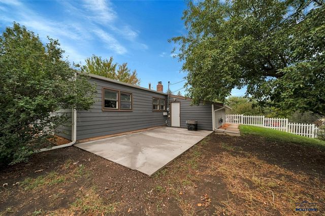 203 E OAKLAND, Rapid City, SD 57701