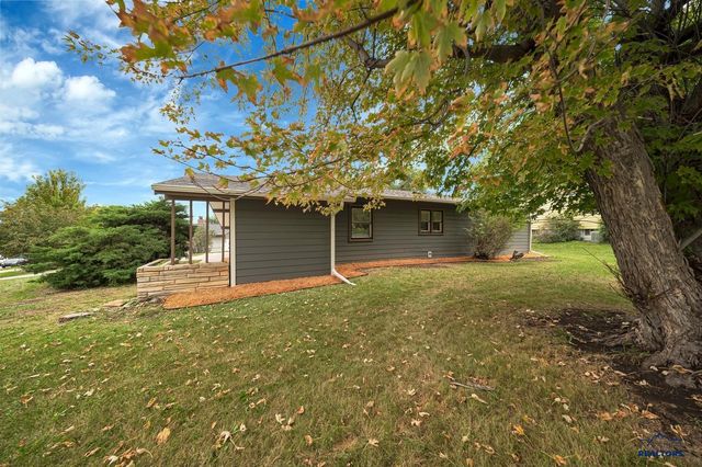 203 E OAKLAND, Rapid City, SD 57701