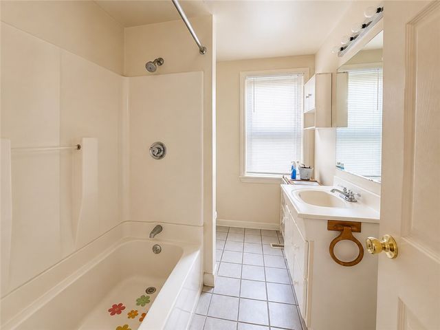 276 East Street, Cranston, RI 02920