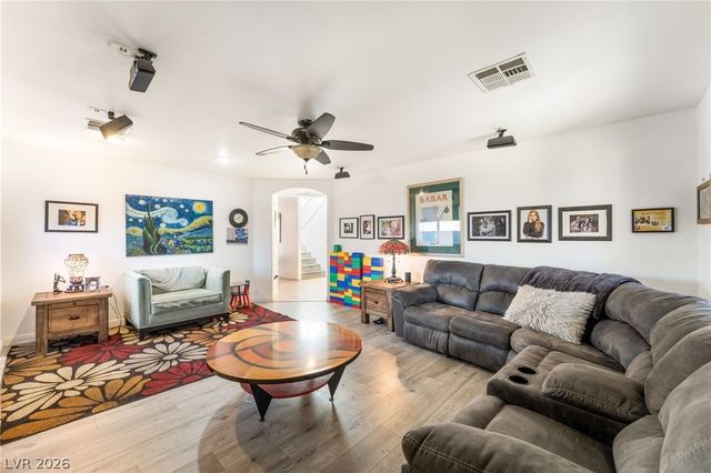 6388 Blue Twilight Court, Las Vegas, NV 89108